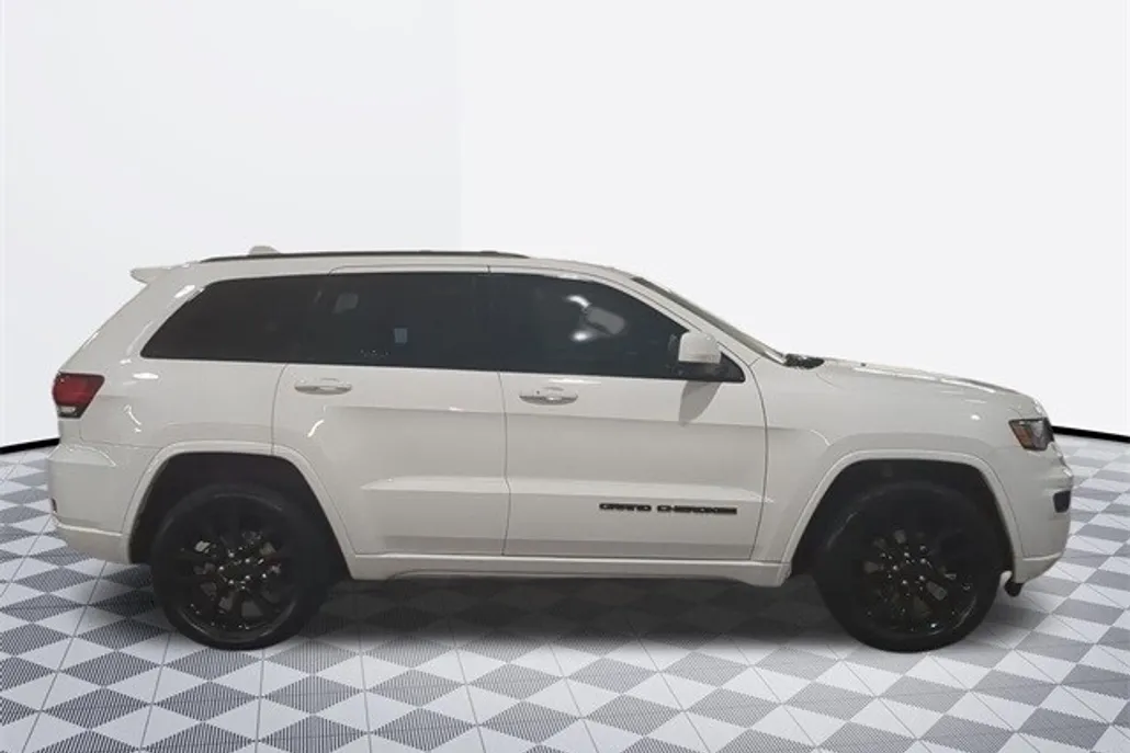 2019 Jeep Grand Cherokee Altitude photo 1