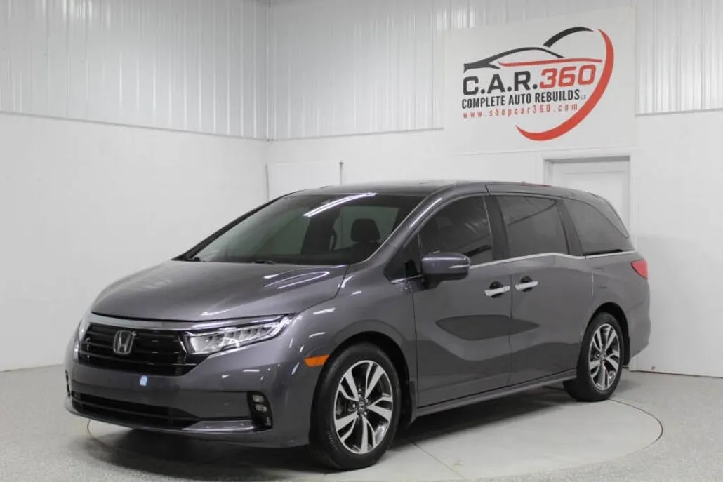 2022 Honda Odyssey Touring photo 1