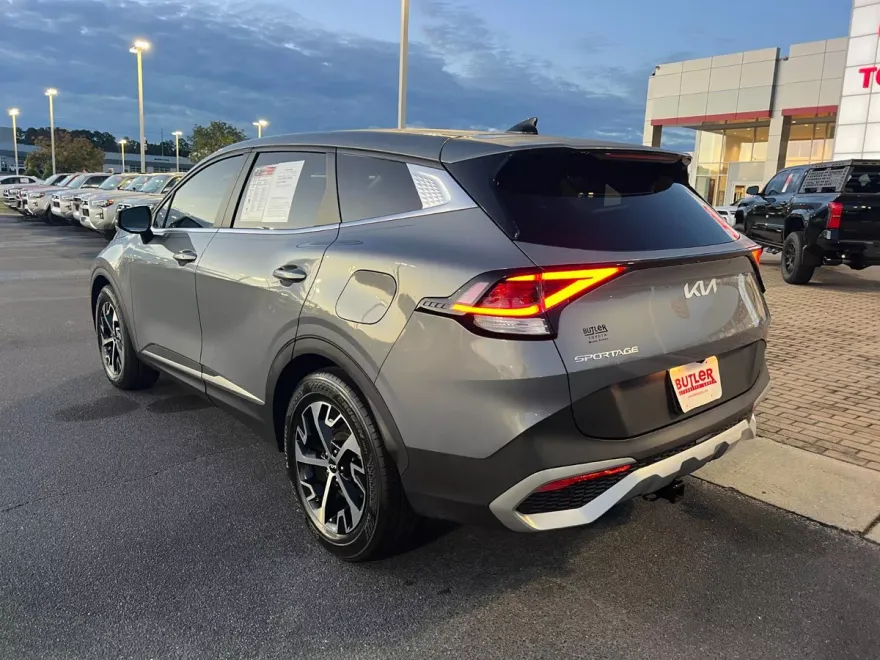 2023 Kia Sportage EX photo 1