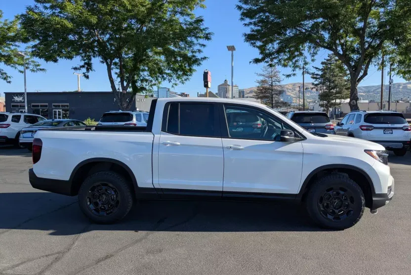 2025 Honda Ridgeline TrailSport photo 1