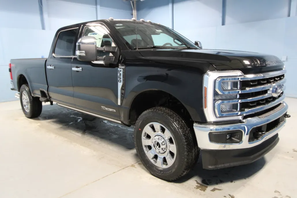 2025 Ford F-350 King Ranch photo 1
