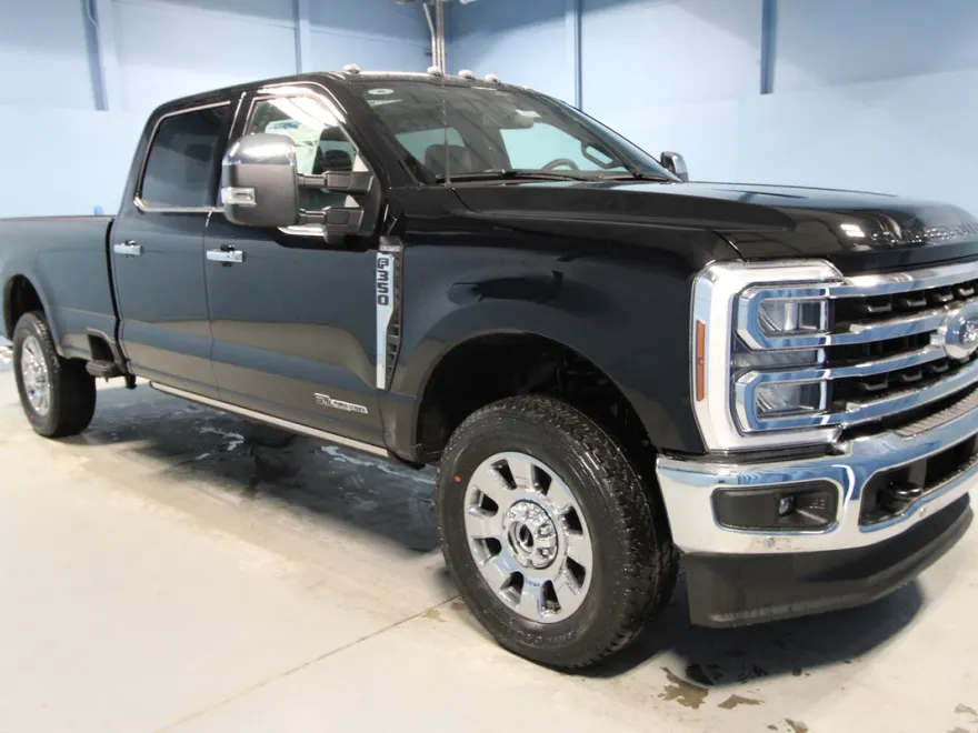 2025 Ford F-350 King Ranch photo 1