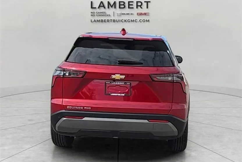 2025 Chevrolet Equinox LT photo 1