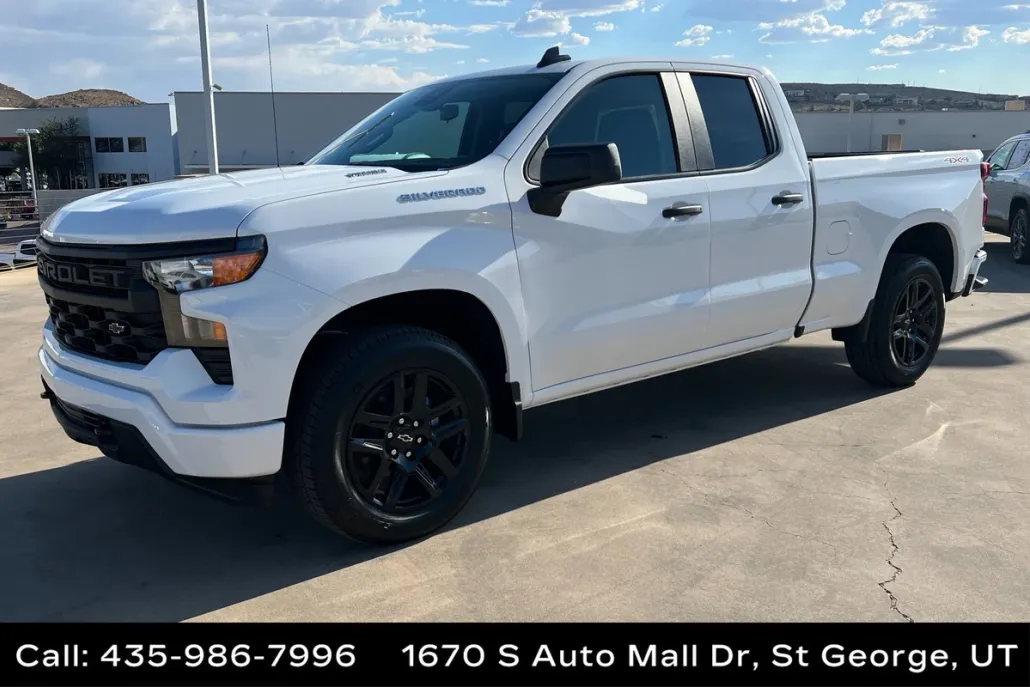 2025 Chevrolet Silverado 1500 Custom photo 1