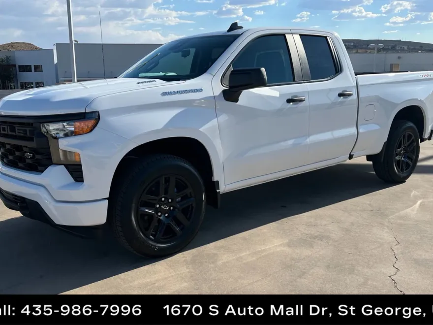 2025 Chevrolet Silverado 1500 Custom photo 1