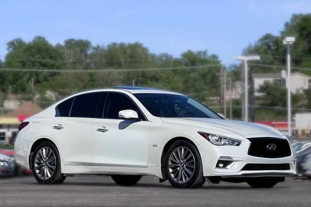 2018 Infiniti Q50 3.0t LUXE photo 1
