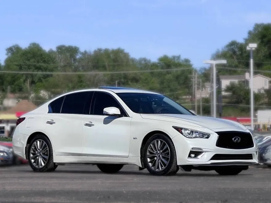 2018 Infiniti Q50 3.0t LUXE photo 1