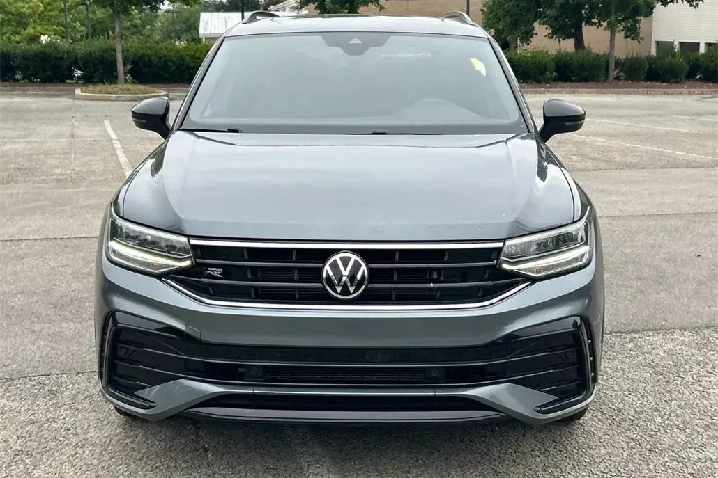 2023 Volkswagen Tiguan SE R-Line Black photo 1