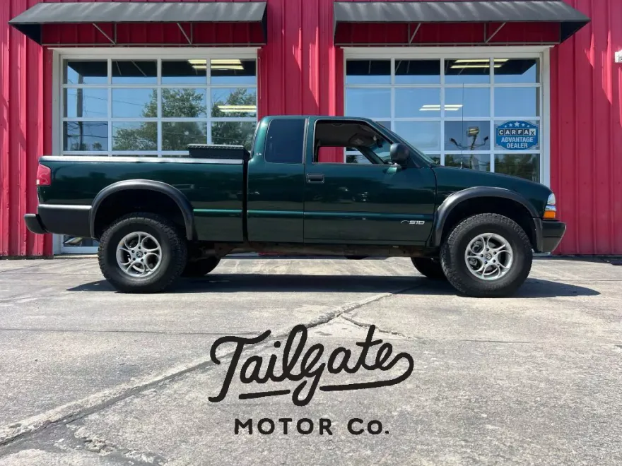 2001 Chevrolet S-10 Pickup photo 1
