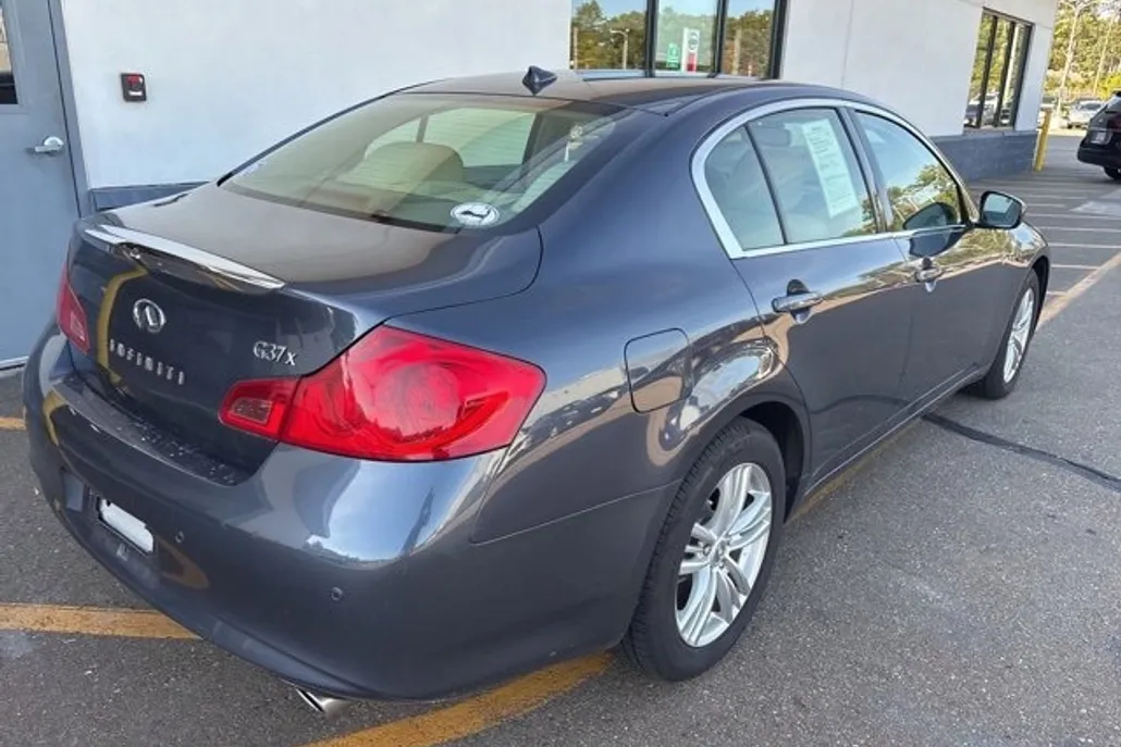 2013 Infiniti G37 photo 1