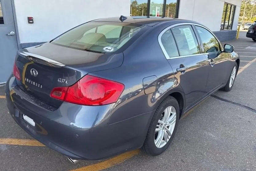 2013 Infiniti G37 photo 1