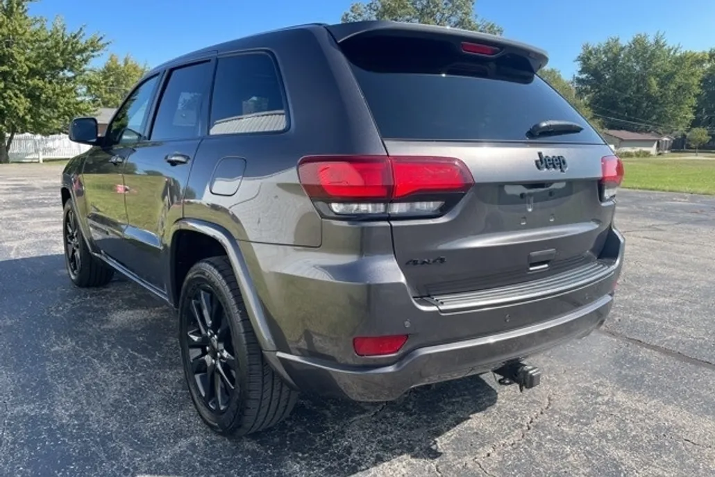 2019 Jeep Grand Cherokee Altitude photo 1
