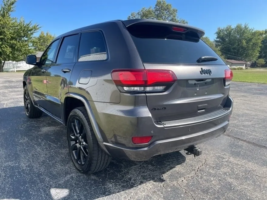 2019 Jeep Grand Cherokee Altitude photo 1