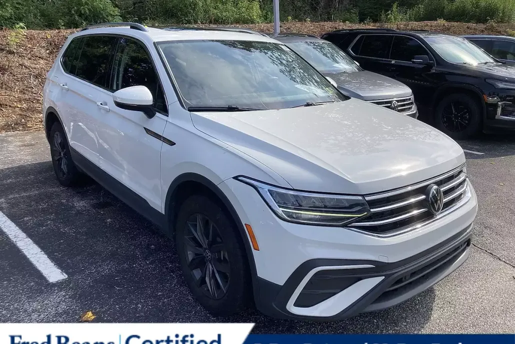2022 Volkswagen Tiguan SE photo 1