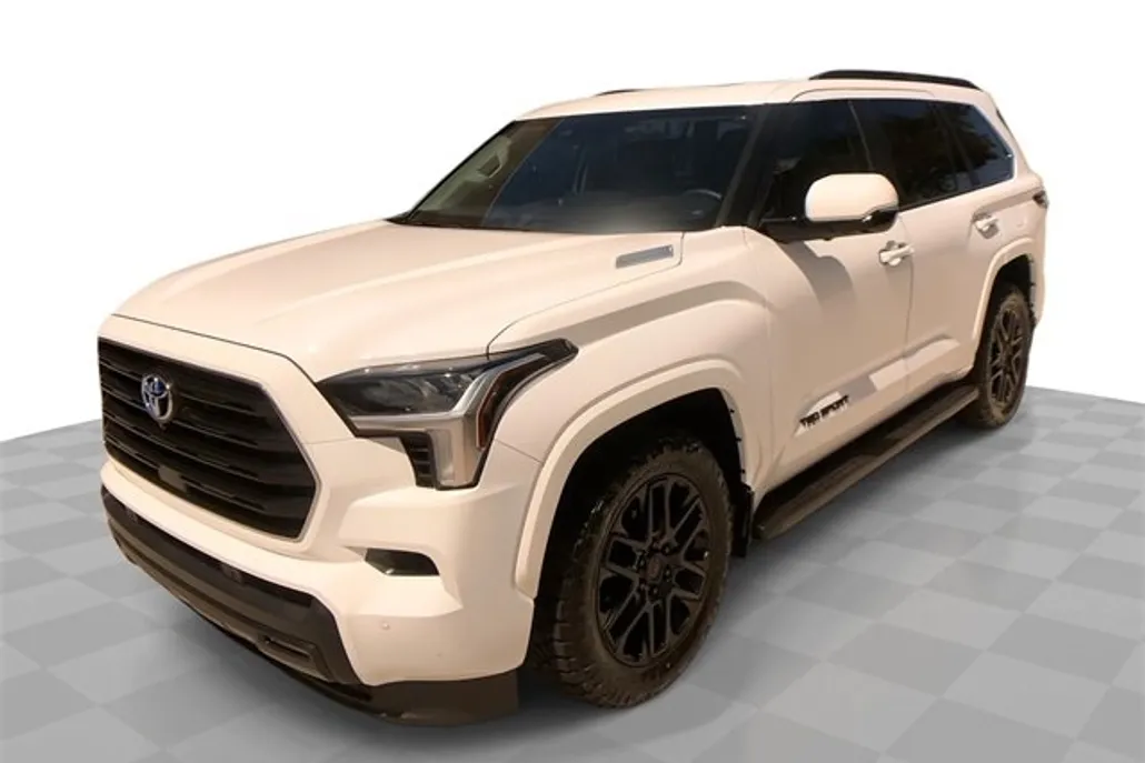 2024 Toyota Sequoia SR5 photo 1