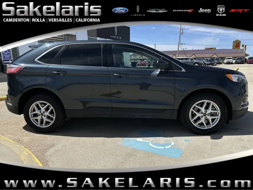 2023 Ford Edge Titanium photo 1