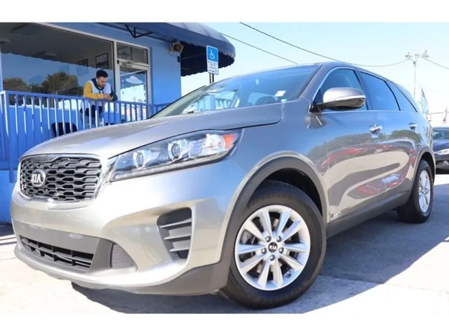 2019 Kia Sorento LX V6 photo 1