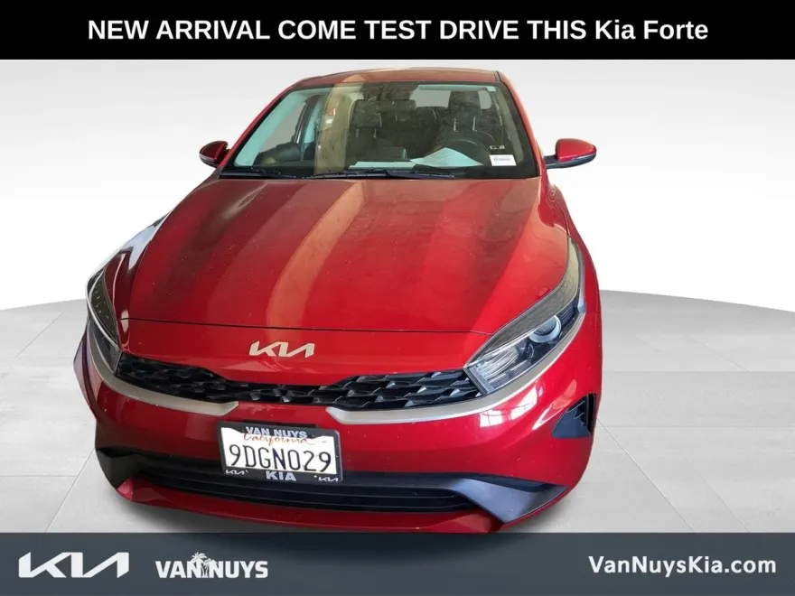 2023 Kia Forte LXS photo 1