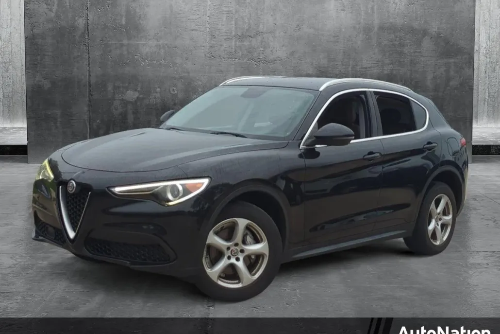 2018 Alfa Romeo Stelvio STELVIO Q4 photo 1