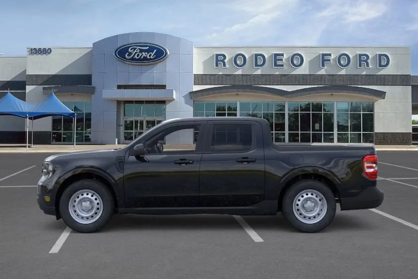2025 Ford Maverick XL photo 1