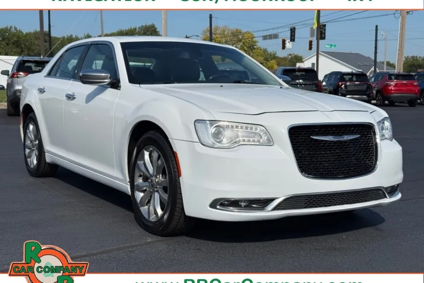 2019 Chrysler 300 Limited photo 1