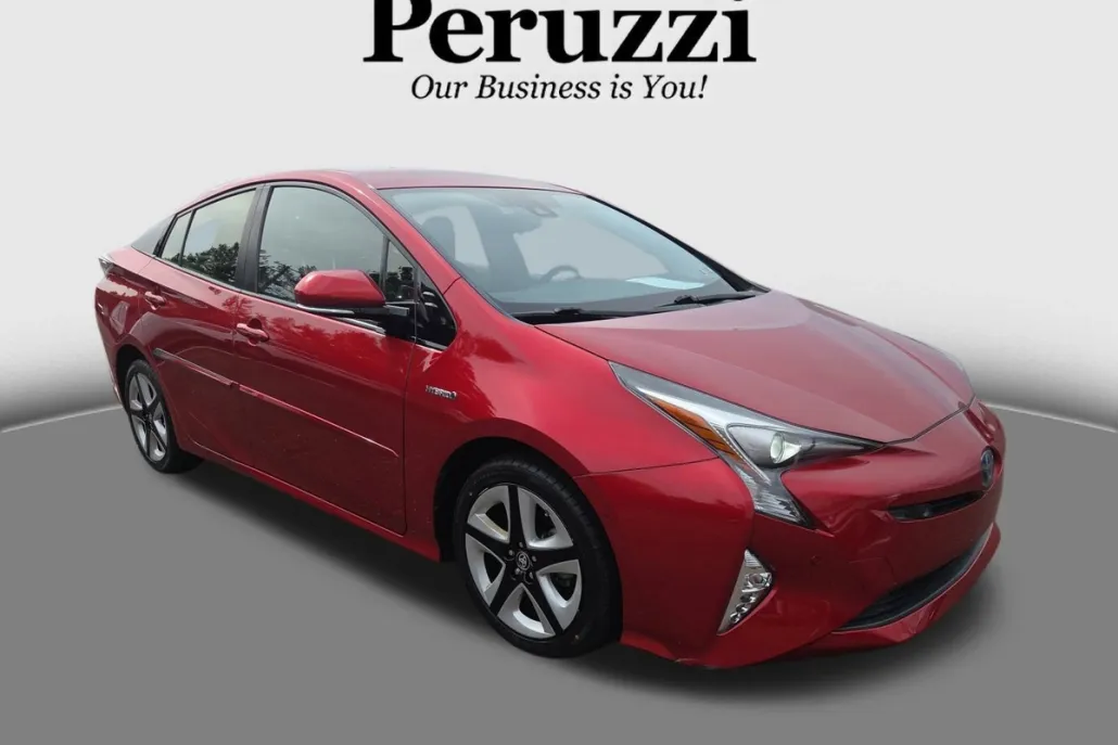 2017 Toyota Prius Four Touring photo 1