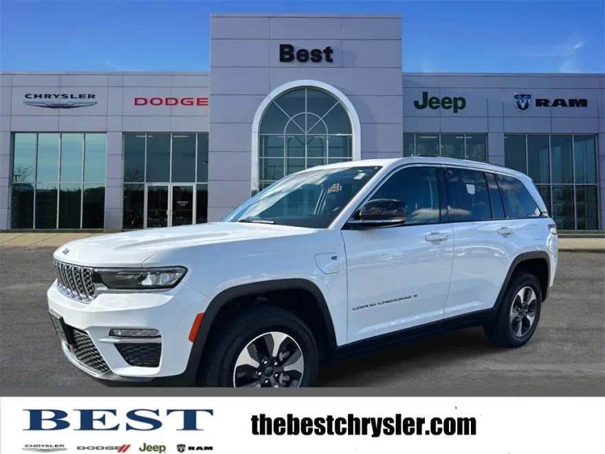 2023 Jeep Cherokee Base photo 1