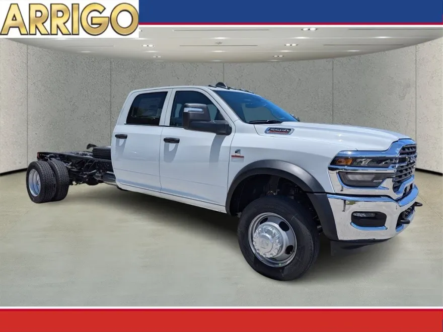 2025 Ram 5500 Tradesman photo 1