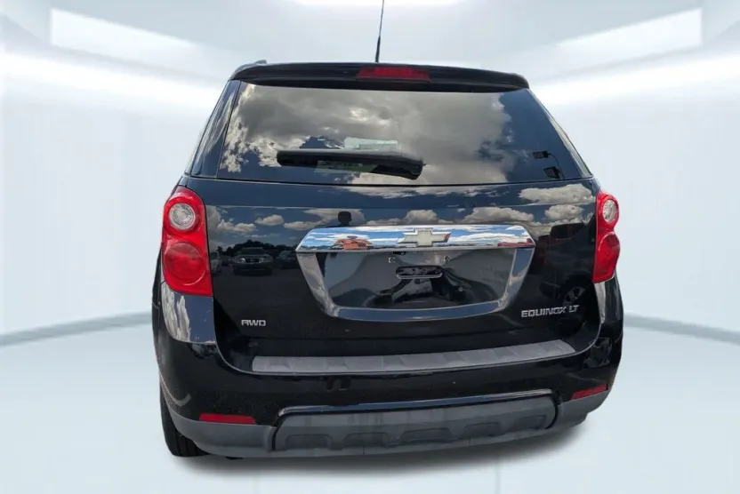 2011 Chevrolet Equinox LT photo 1