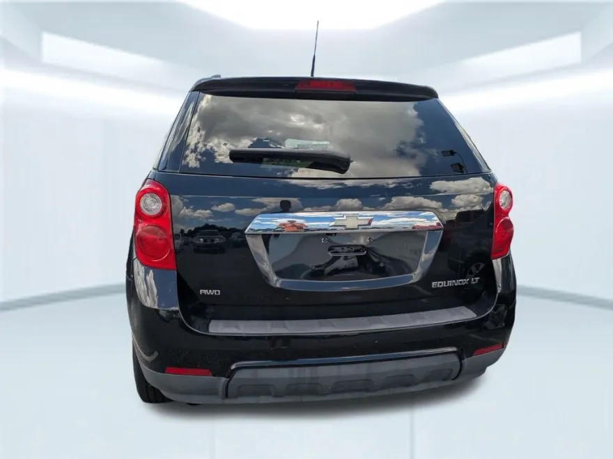 2011 Chevrolet Equinox LT photo 1