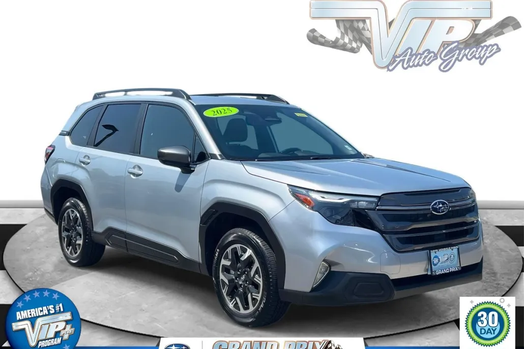 2025 Subaru Forester Premium photo 1
