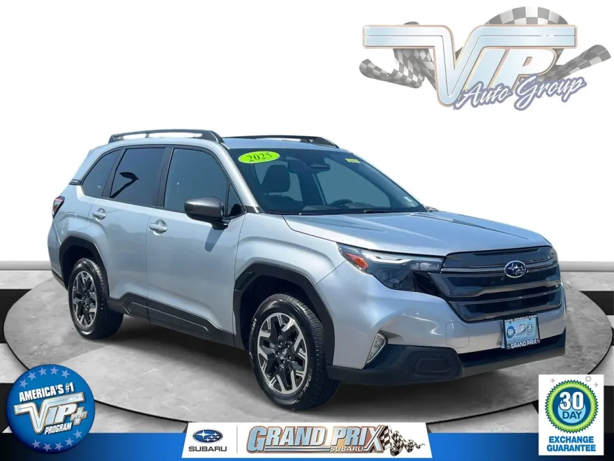2025 Subaru Forester Premium photo 1