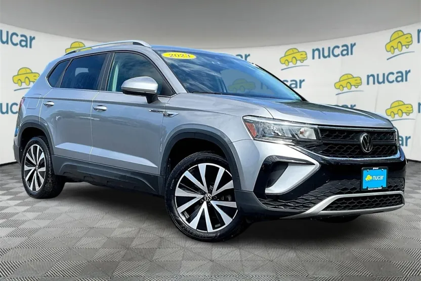 2023 Volkswagen Taos SE photo 1
