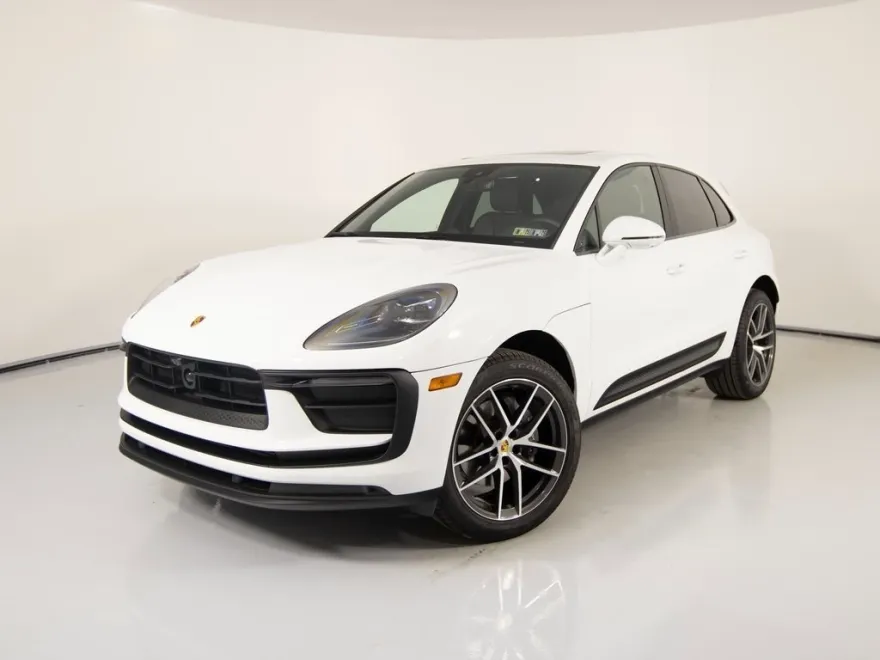 2025 Porsche Macan photo 1