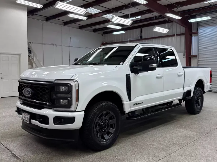 2024 Ford F-250 Lariat photo 1