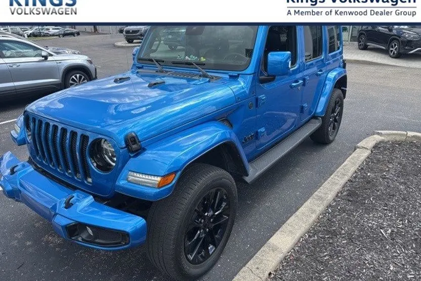 2022 Jeep Wrangler Unlimited Sahara High Altitude photo 1