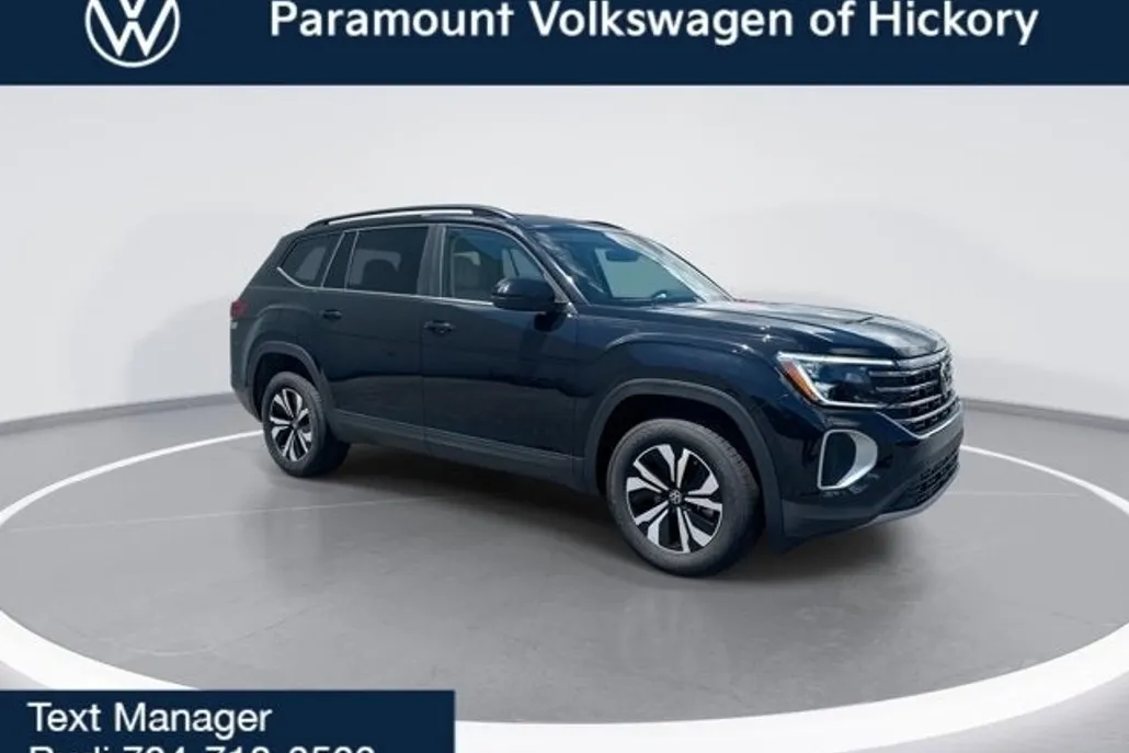 2025 Volkswagen Atlas SE photo 1