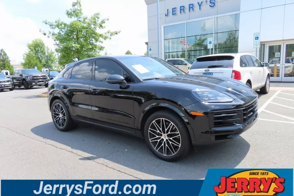 2024 Porsche Cayenne Base photo 1