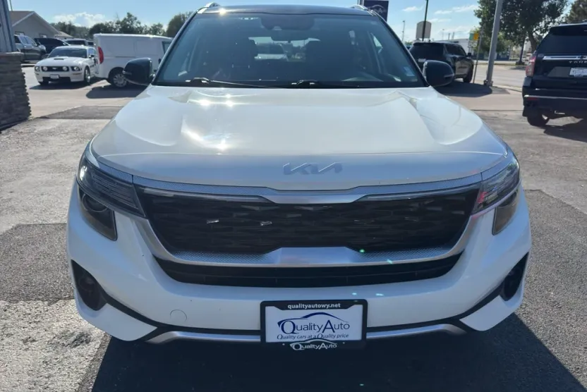 2023 Kia Seltos S photo 1
