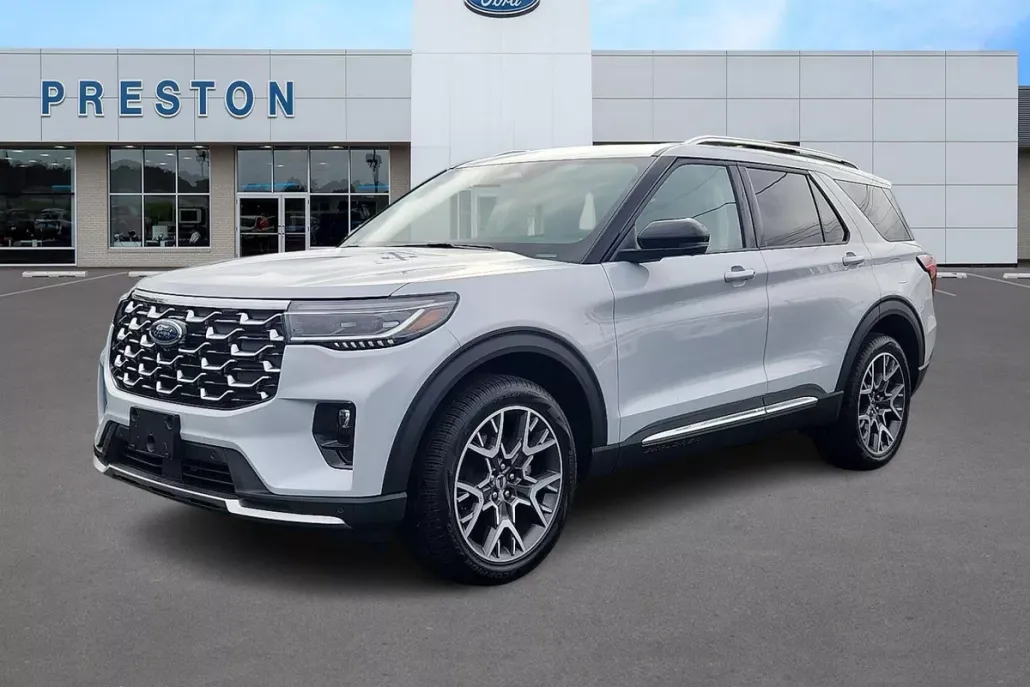 2025 Ford Explorer Platinum photo 1
