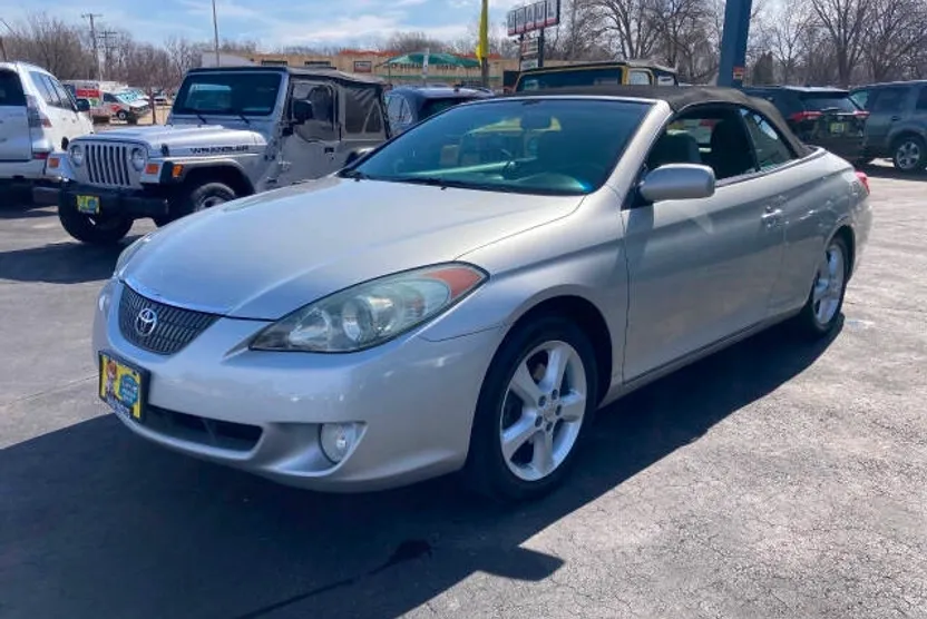2004 Toyota Camry Solara SE photo 1