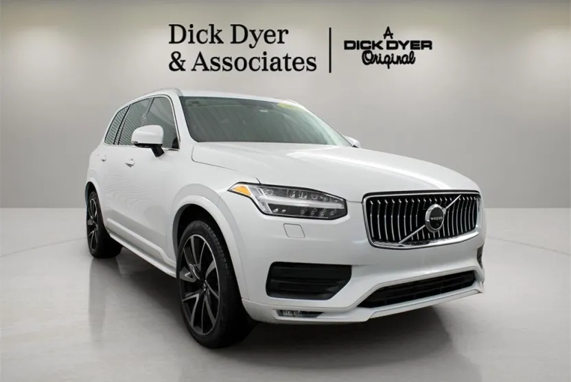 2022 Volvo XC90 T6 AWD Momentum photo 1