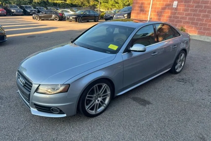 2010 Audi A4 2.0T Quattro Premium photo 1