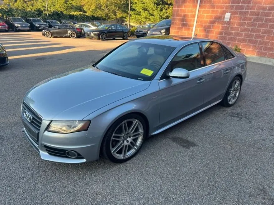 2010 Audi A4 2.0T Quattro Premium photo 1