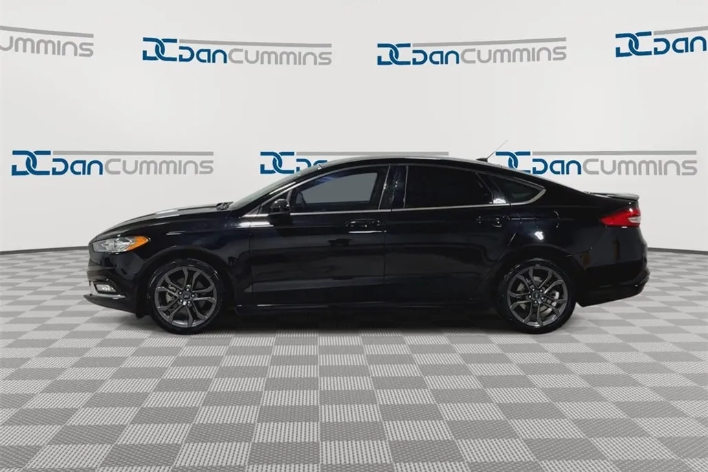 2018 Ford Fusion SE photo 1