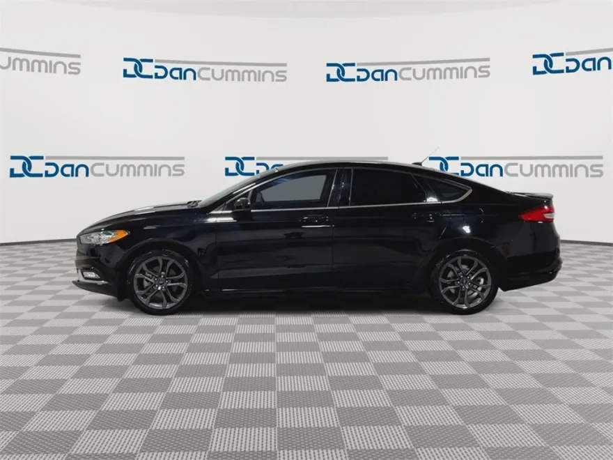2018 Ford Fusion SE photo 1