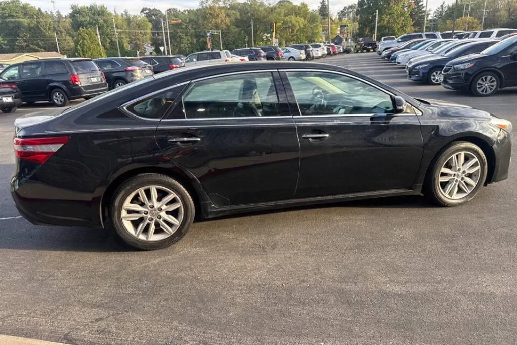 2013 Toyota Avalon XLE photo 1