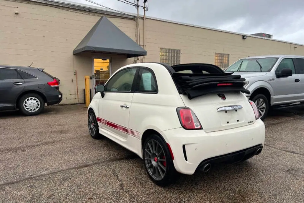 2013 Fiat 500 Abarth photo 1