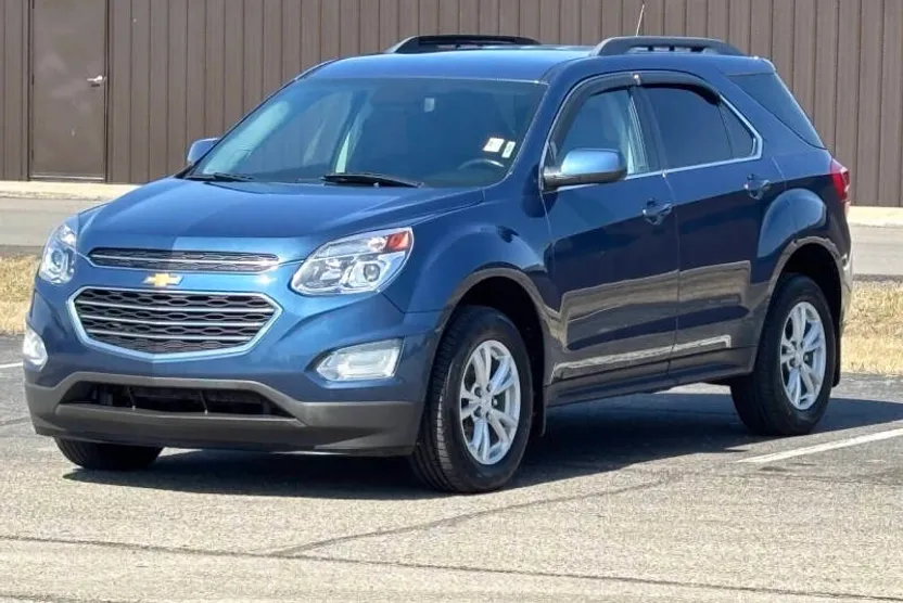 2016 Chevrolet Equinox LT photo 1