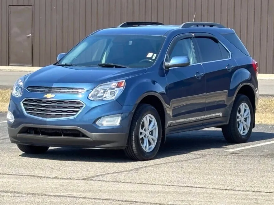 2016 Chevrolet Equinox LT photo 1